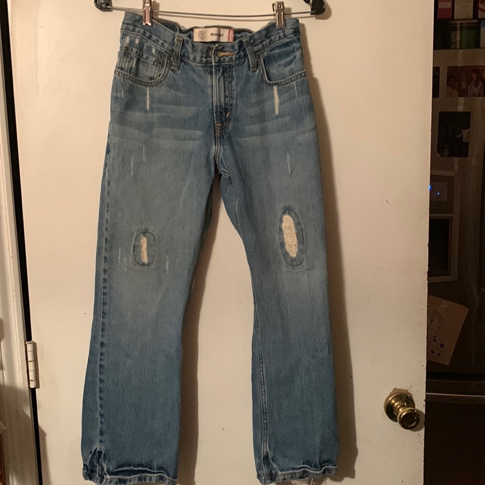 Vintage Levi’s 527 Distressed Bootcut Jeans! 👖